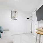 Apartment Petit Pratique Proche Sacre-coeur *