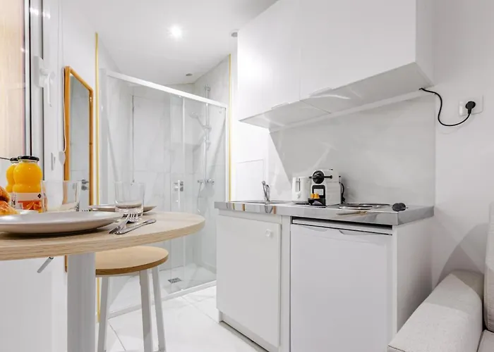 Petit Pratique Proche Sacré-cœur Paris